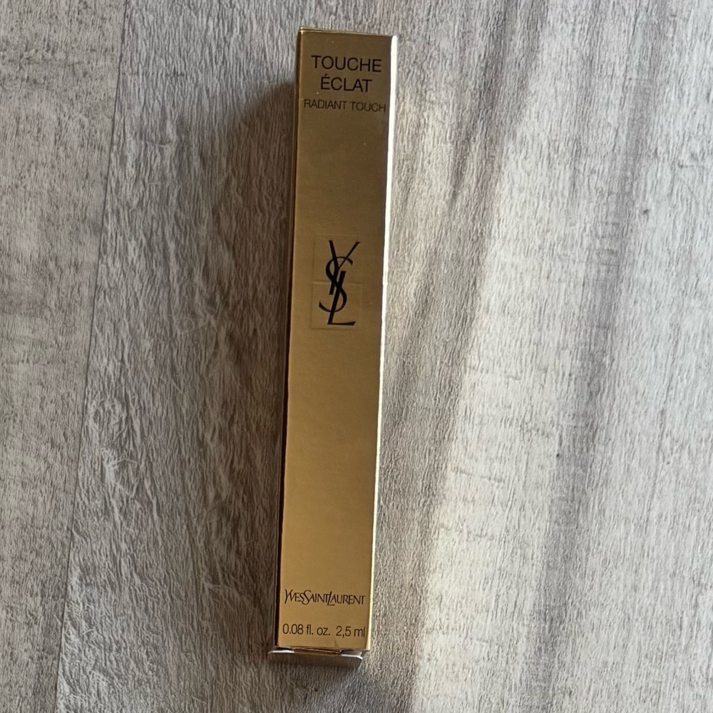 YSL Touche Eclat Radiant Concealer Click Pen
7 Luminous Mocha - Picture 4 of 4